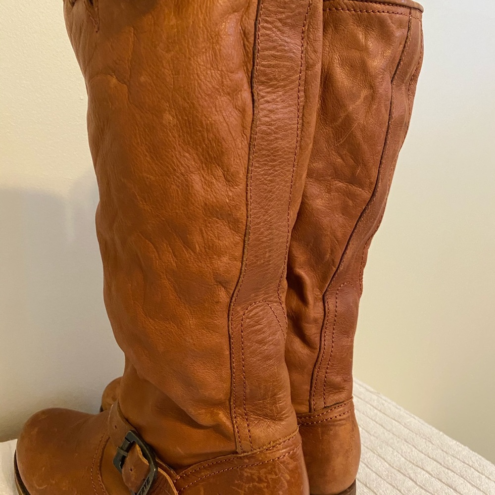 Frye - Picture 3 of 4
